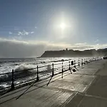 Greenwich - Part Of The The Bay Filey Village With Pool, Gym And Direct Access, Pub, Restaurant, Tennis And Meadows Walks * Reighton