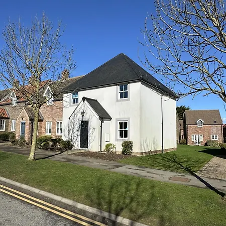 Greenwich - Part Of The The Bay Filey Village With Pool, Gym And Direct Access, Pub, Restaurant, Tennis And Meadows Walks Reighton