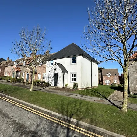 Greenwich - Part Of The The Bay Filey Village With Pool, Gym And Direct Access, Pub, Restaurant, Tennis And Meadows Walks * Reighton