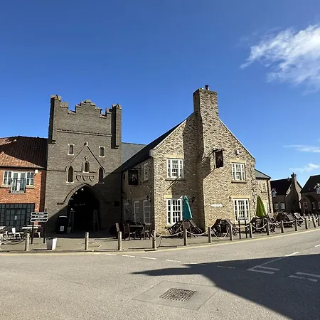 Greenwich - Part Of The The Bay Filey Village With Pool, Gym And Direct Access, Pub, Restaurant, Tennis And Meadows Walks Feriehus