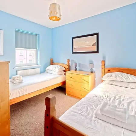 Greenwich - Part Of The The Bay Filey Village With Pool, Gym And Direct Access, Pub, Restaurant, Tennis And Meadows Walks Reighton