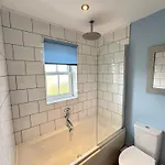 Feriehus Greenwich - Part Of The The Bay Filey Village With Pool, Gym And Direct Access, Pub, Restaurant, Tennis And Meadows Walks *