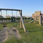 Feriehus Greenwich - Part Of The The Bay Filey Village With Pool, Gym And Direct Access, Pub, Restaurant, Tennis And Meadows Walks